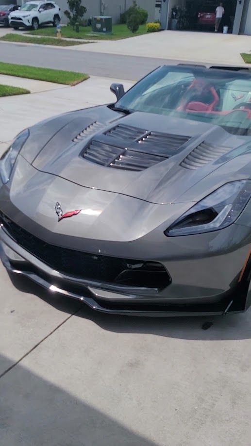 Grey Corvette C7 — exterior shine